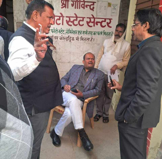 लखीसराय बार एसोसिएशन में बवाल : वित्तीय घोटाले और चुनाव टालने पर अधिवक्ताओं ने जड़ा ताला